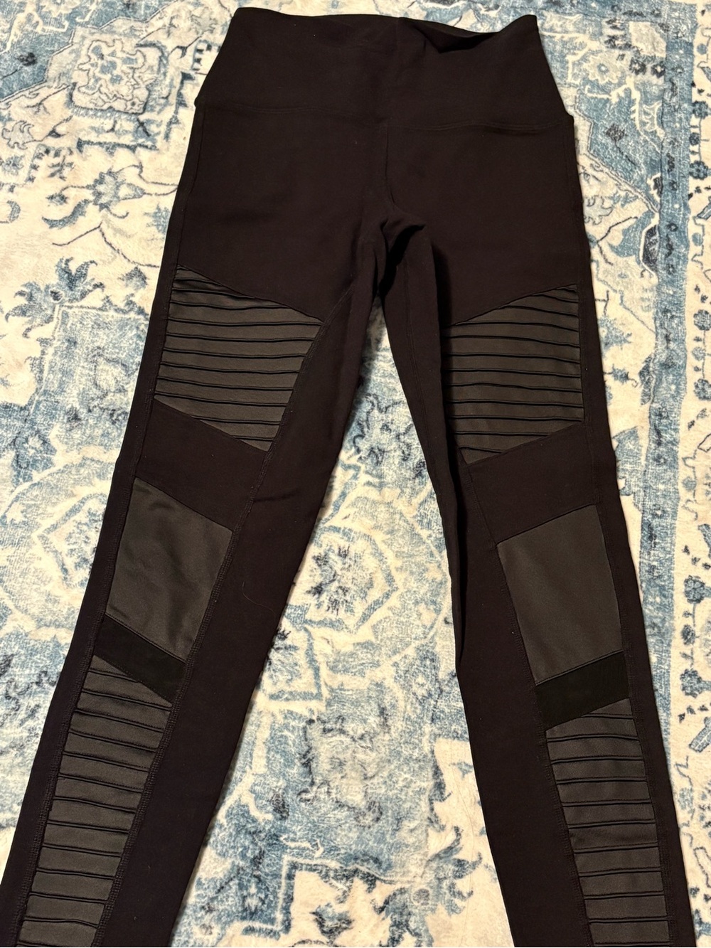 ALO Active Leggings with Ribbed & Panel Details
